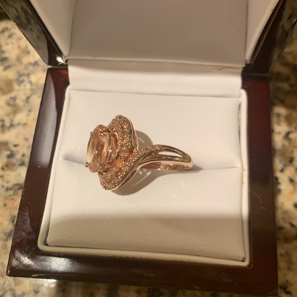 Morganite Ring 10kt Rose Gold - Picture 3 of 6